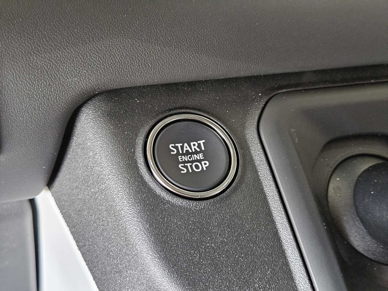2025 Land Rover Defender 110 X-Dynamic SE photo 17