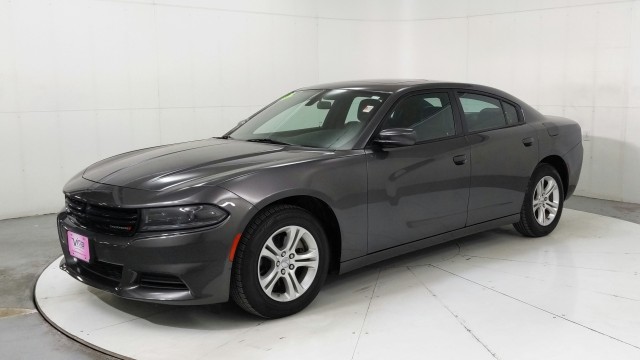 Used 2022 GRAY Dodge SXT image 1
