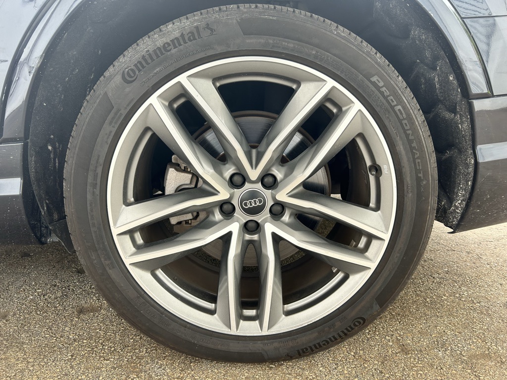 2017 Audi Q7 3.0T Prestige photo 12