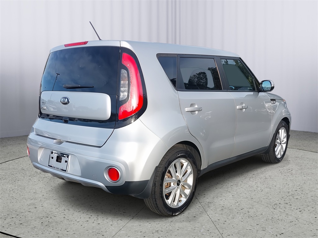 2017 Kia Soul Plus photo 3