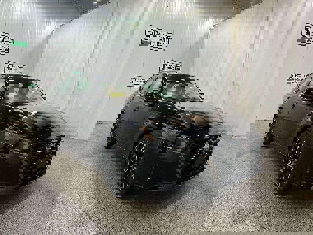 2025 Nissan Altima SR's photo