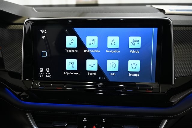 2026 Volkswagen Atlas Cross Sport SEL Premium R-Line photo 4