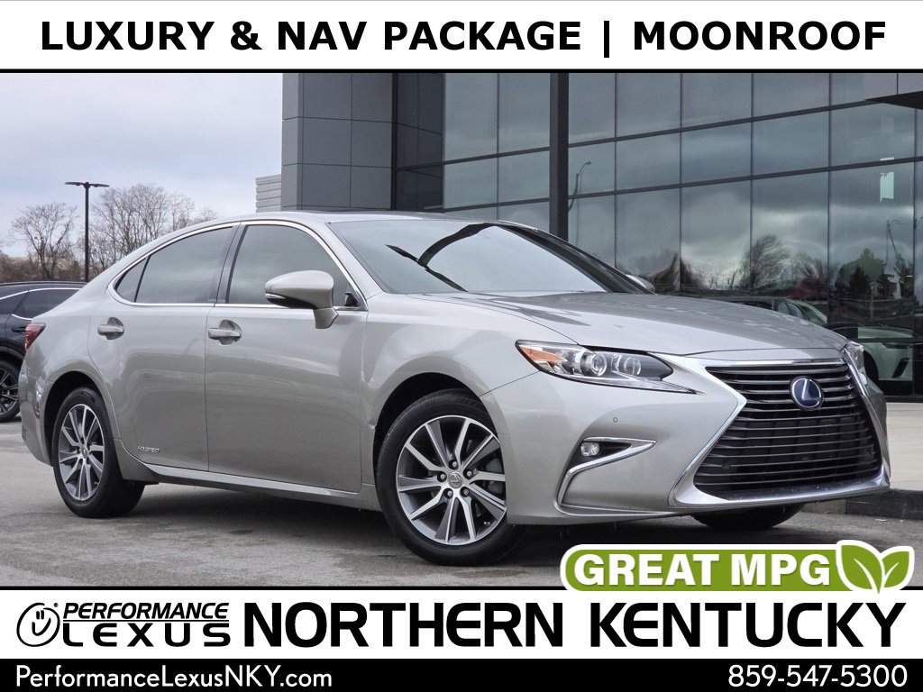 2017 Lexus ES 300h's photo