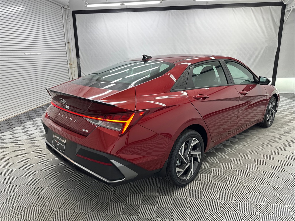 2025 Hyundai Elantra Hybrid SEL Sport photo 5