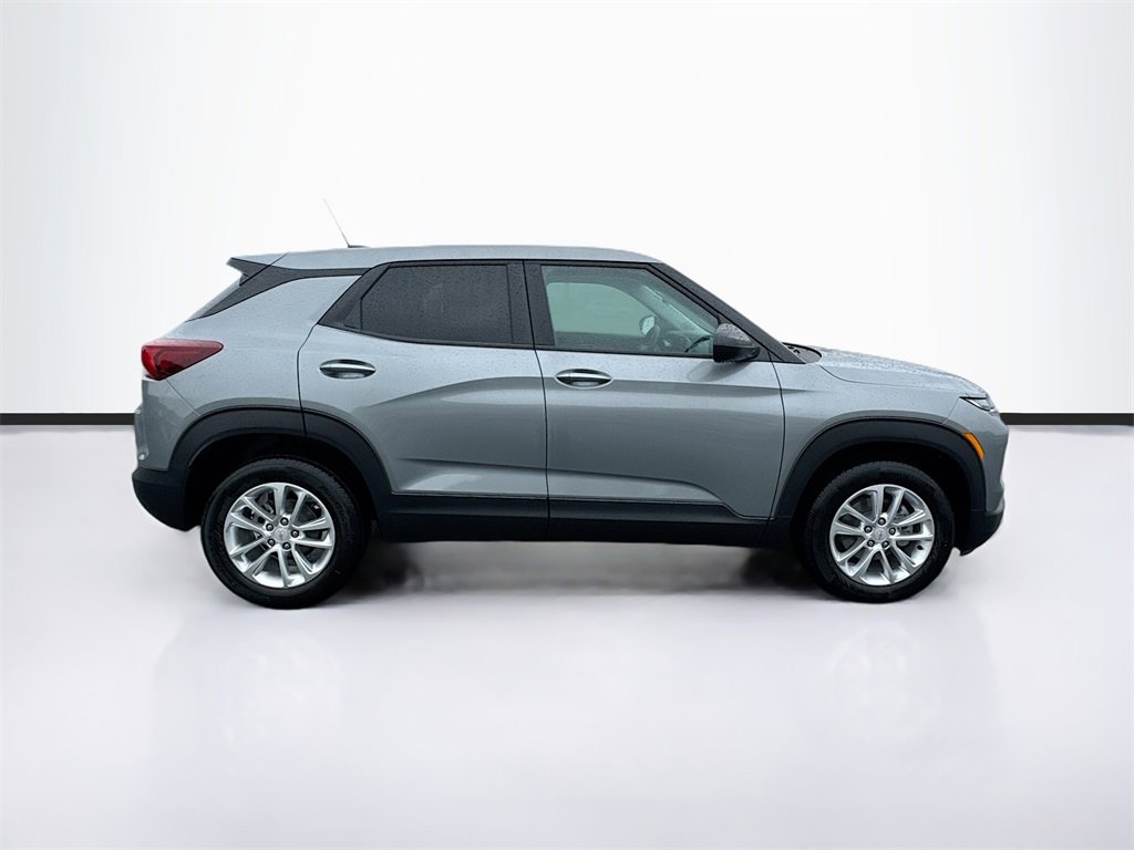 2026 Chevrolet Trailblazer LS photo 4