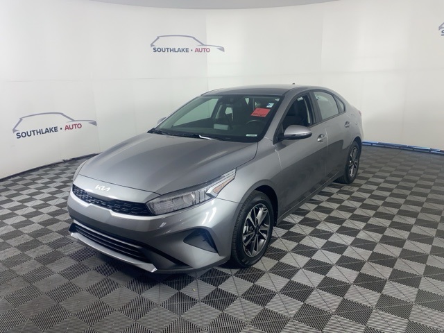 2024 Kia Forte LXS photo 4