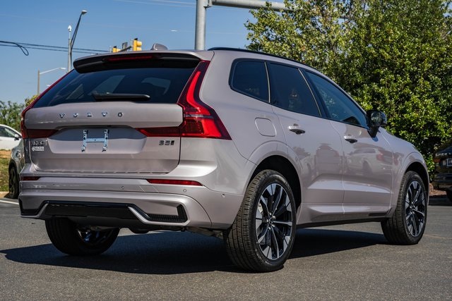 2026 Volvo XC60 B5 Plus photo 2