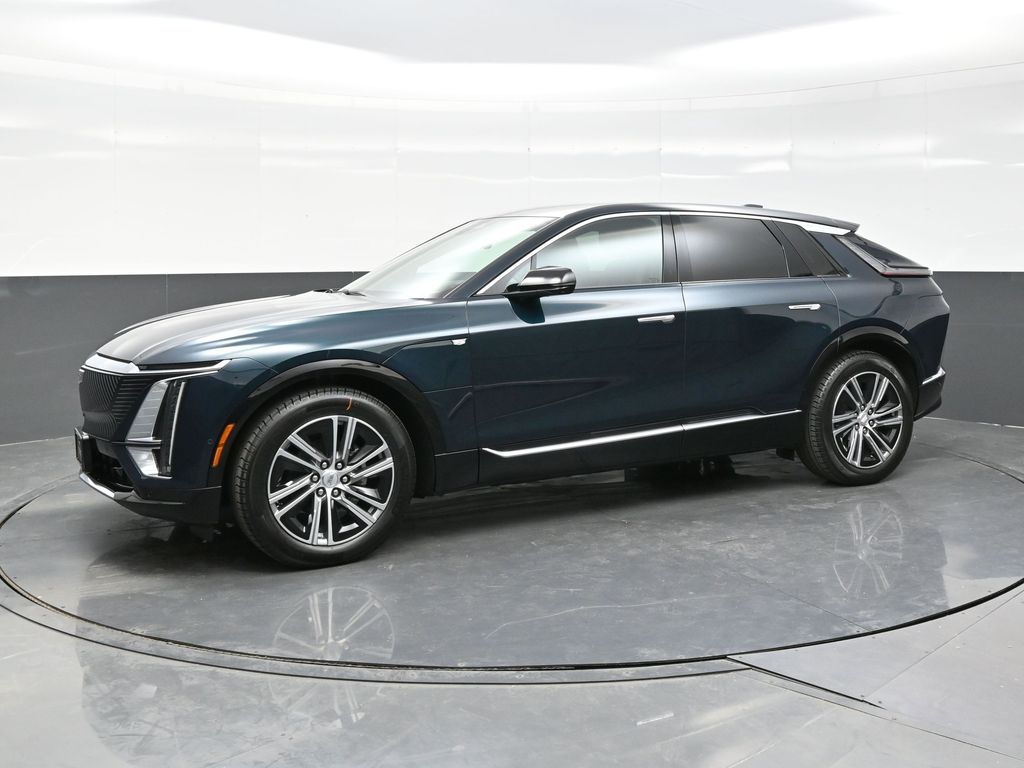 2026 Cadillac Lyriq Luxury photo 2