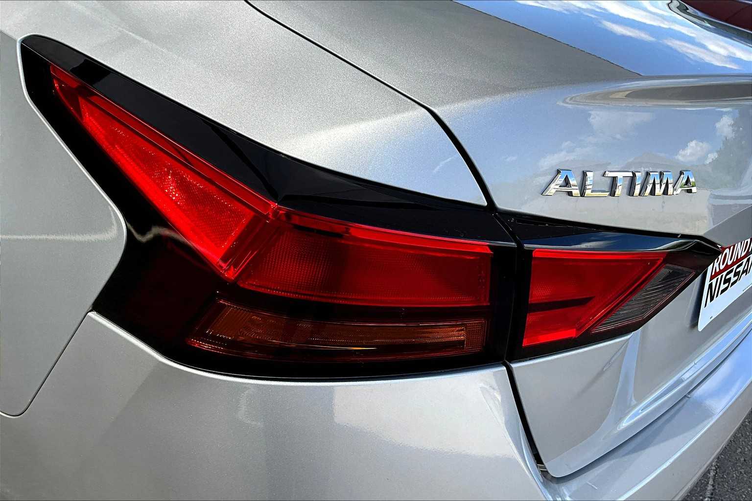 2022 Nissan Altima 2.5 SV photo 22
