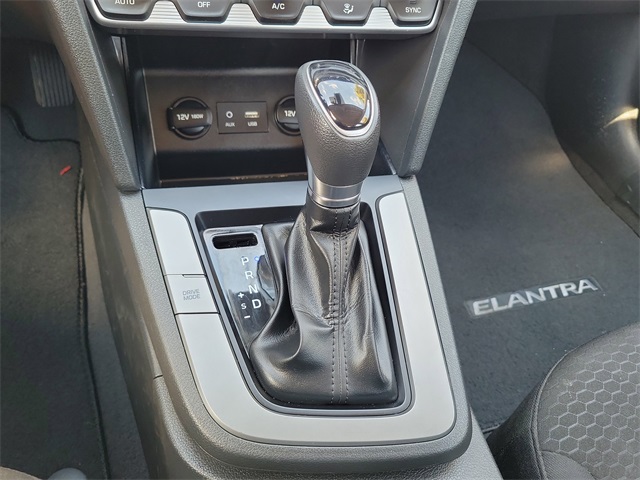 2020 Hyundai Elantra SE photo 25