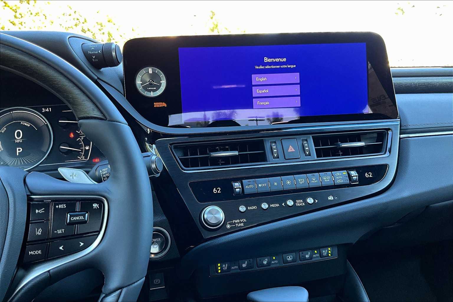 2025 Lexus ES 300h Luxury photo 6