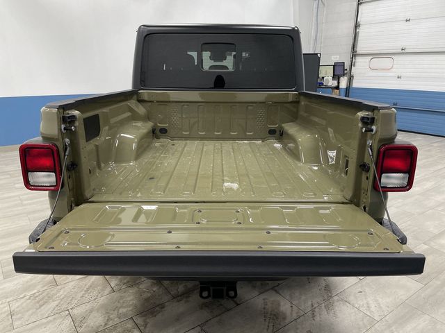 2025 Jeep Gladiator Sport S photo 14