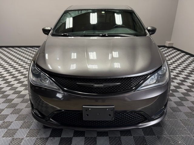 2018 Chrysler Pacifica Touring Plus photo 4