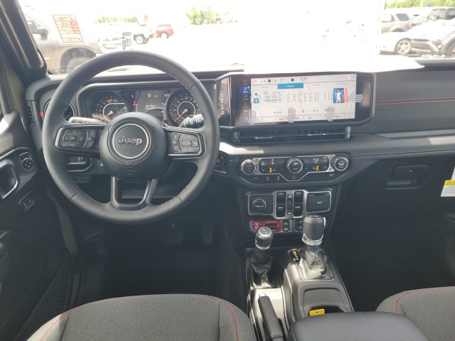 2025 Jeep Wrangler Rubicon photo 3