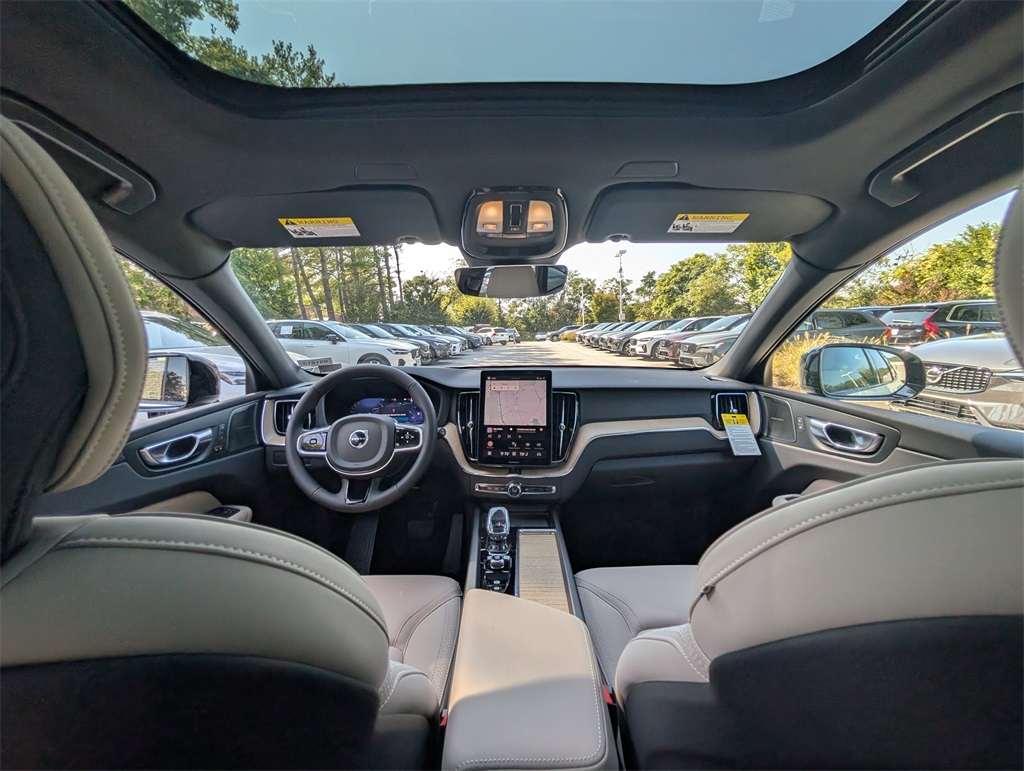 2026 Volvo XC60 B5 Plus photo 8