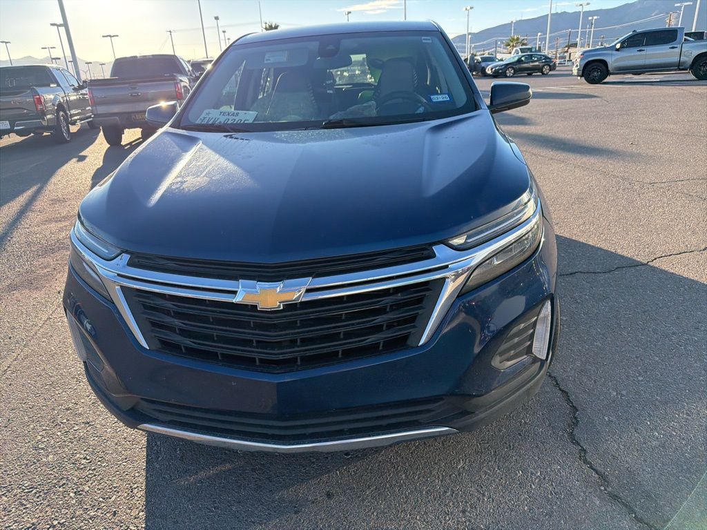 2022 Chevrolet Equinox LT photo 3