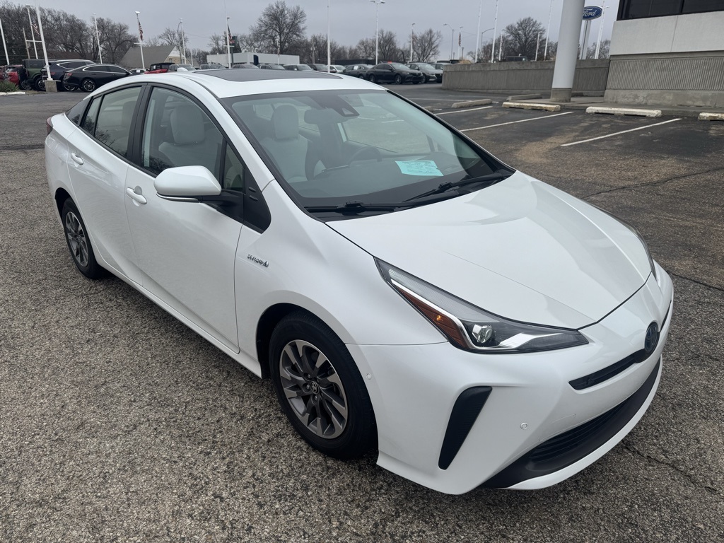 2021 Toyota Prius Limited's photo