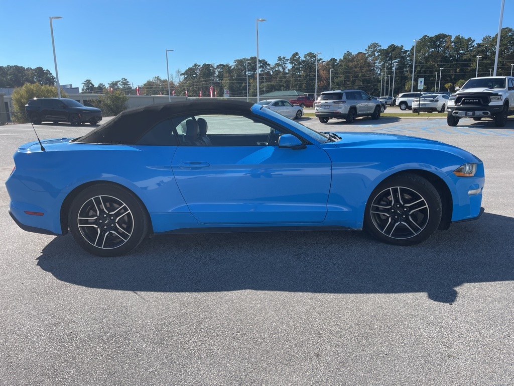 2022 Ford Mustang EcoBoost Premium photo 2