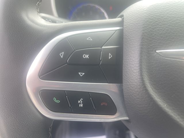 2022 Chrysler Pacifica Touring L photo 19