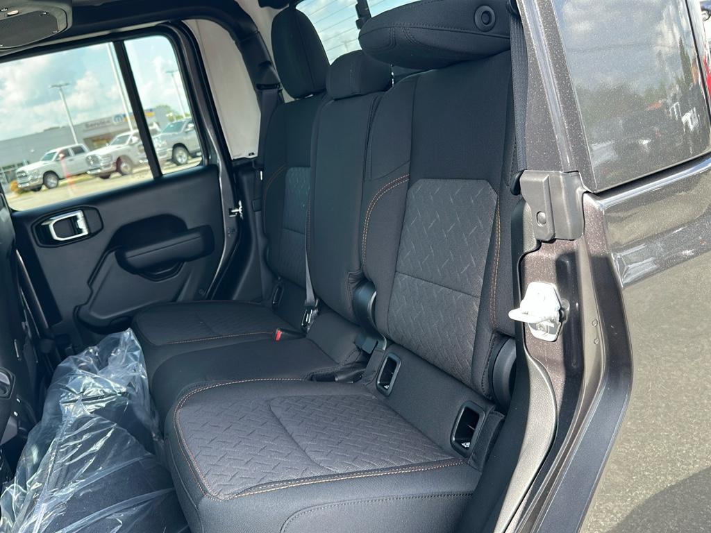 2025 Jeep Gladiator Mojave photo 16