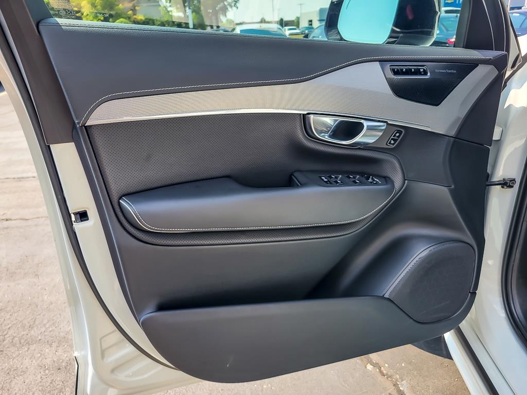 2022 VOLVO XC90 - Image 16