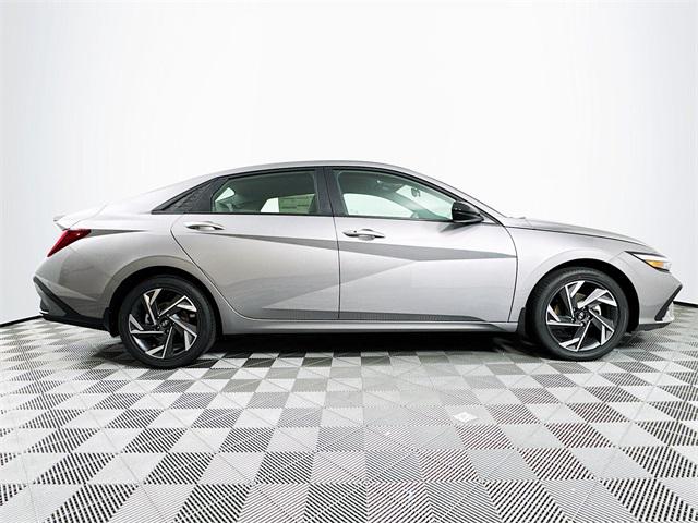 2025 Hyundai Elantra Hybrid SEL Sport photo 7