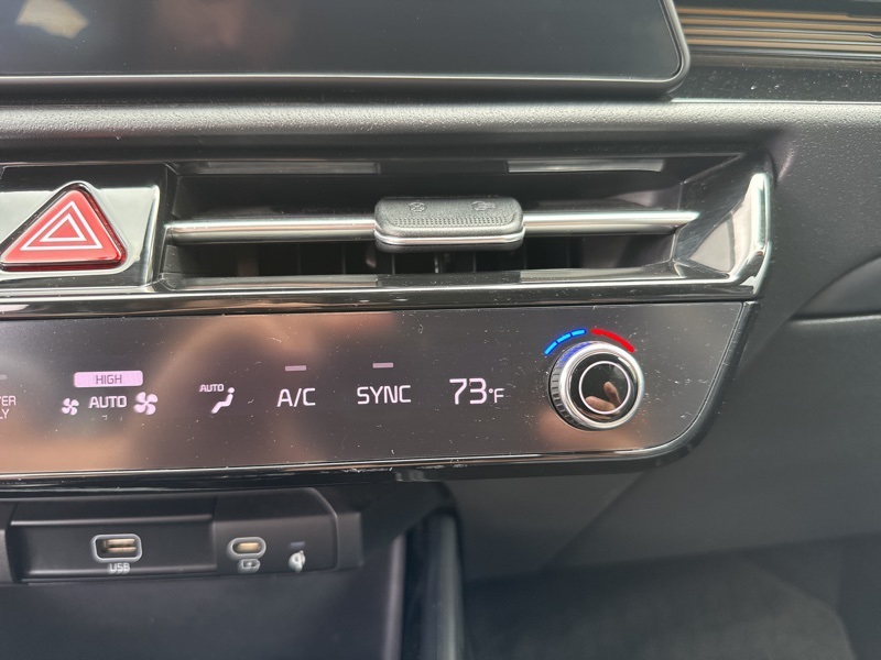 2023 Kia Niro EX Touring photo 27
