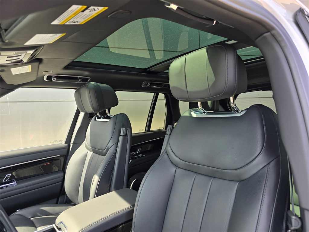 2025 Land Rover Range Rover Autobiography photo 20