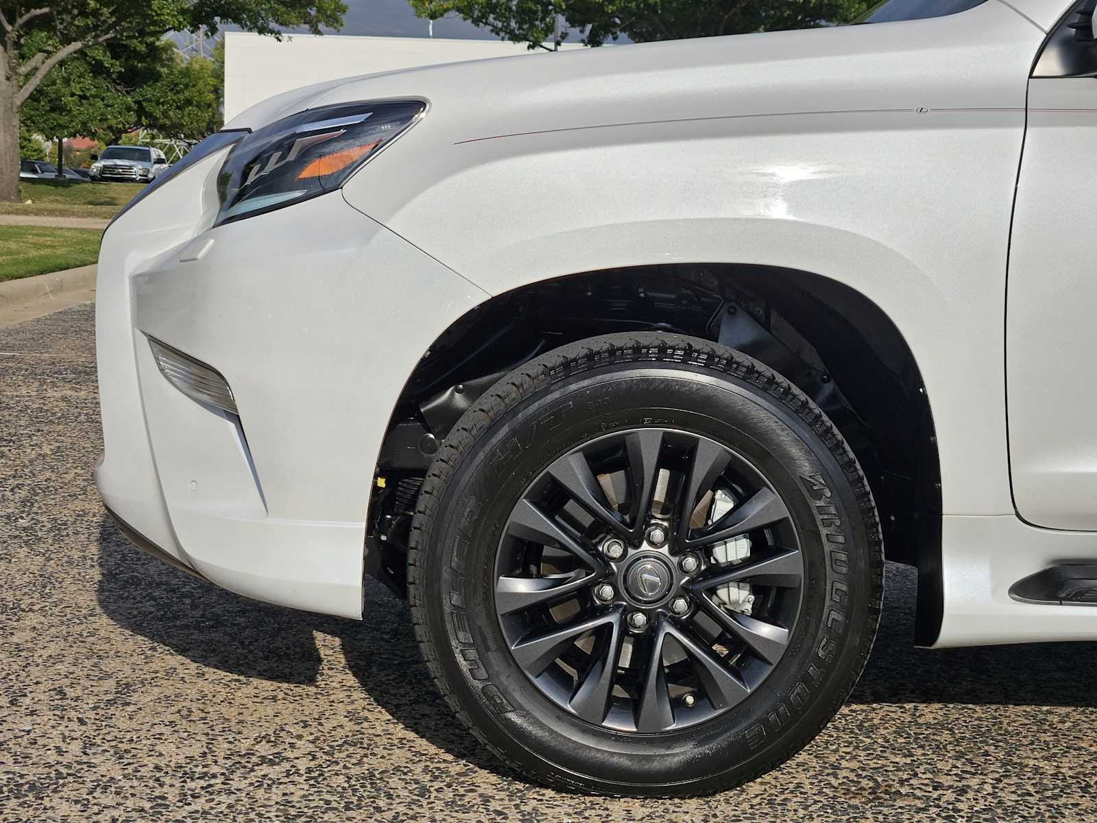2023 Lexus GX 460 Premium photo 2
