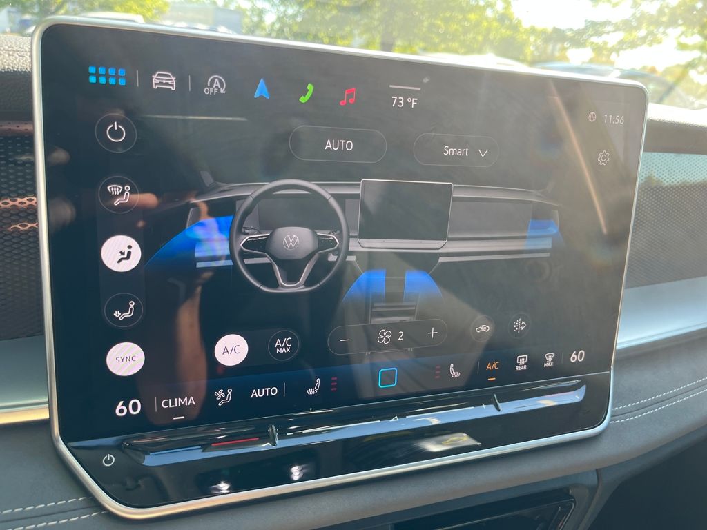 2025 Volkswagen Tiguan SE photo 11