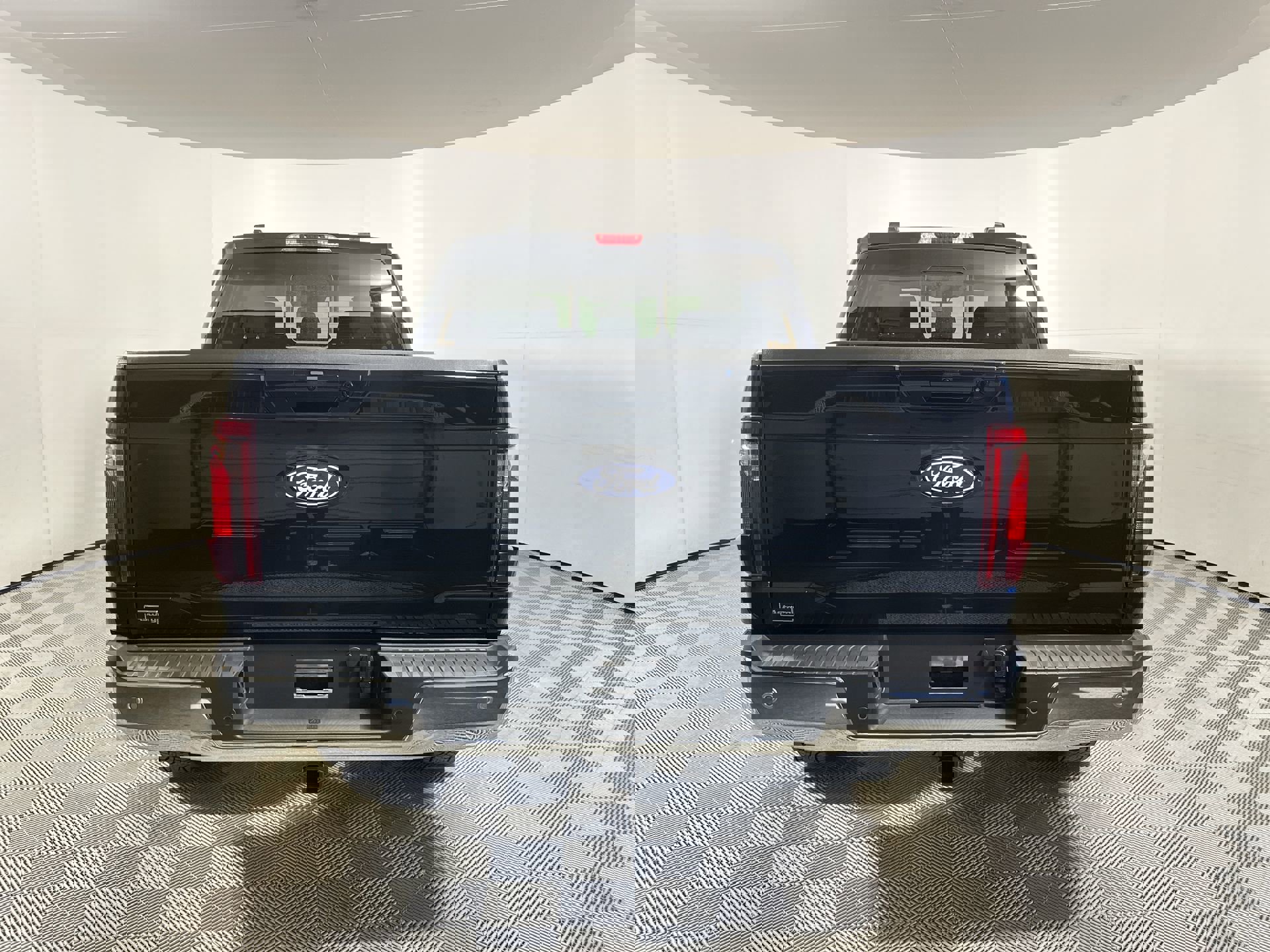 2025 Ford F-150 XLT photo 5