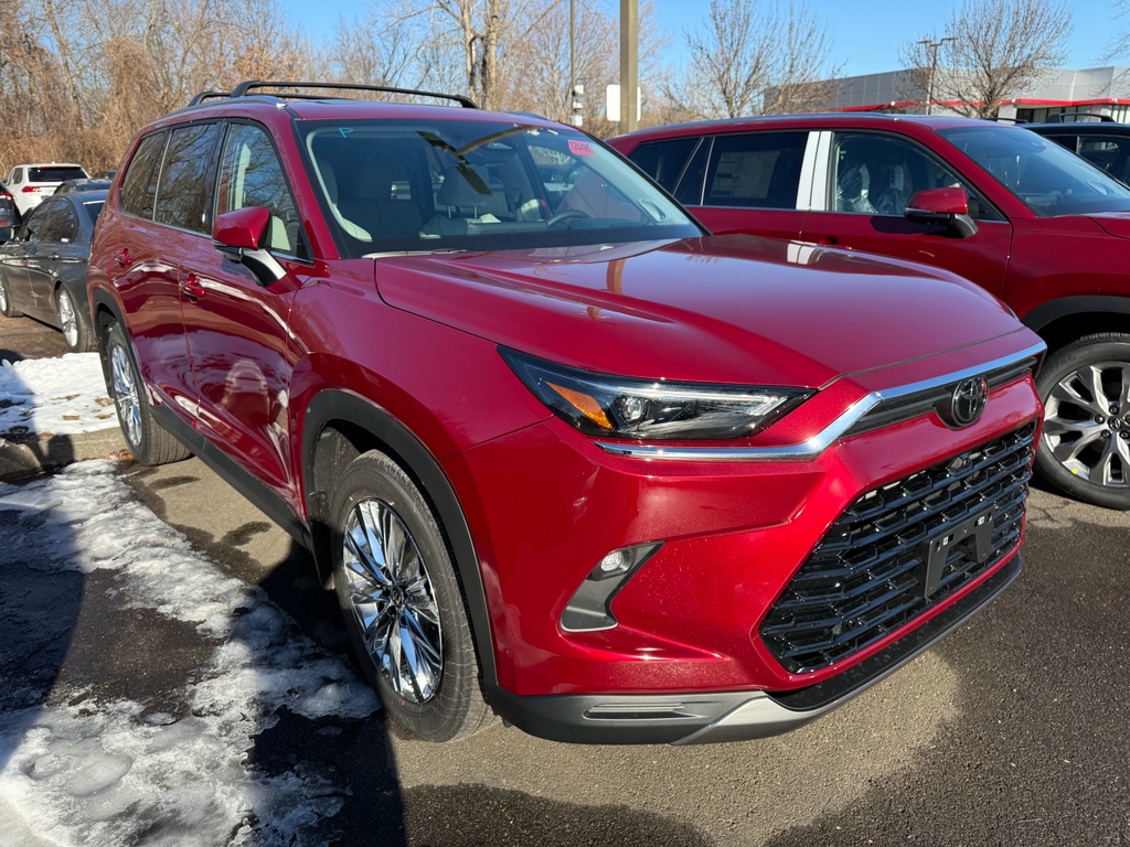 2026 Toyota Grand Highlander Platinum's photo