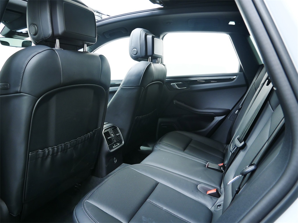 2024 Porsche Macan photo 12