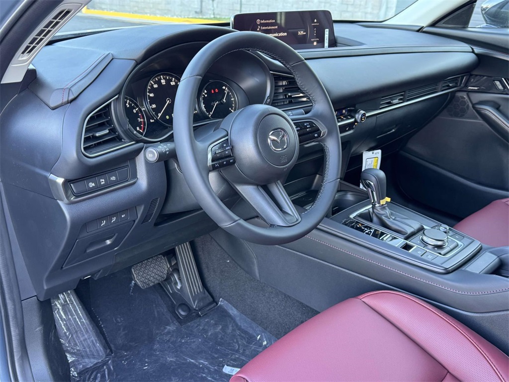 2026 Mazda CX-30 2.5 S Carbon photo 2