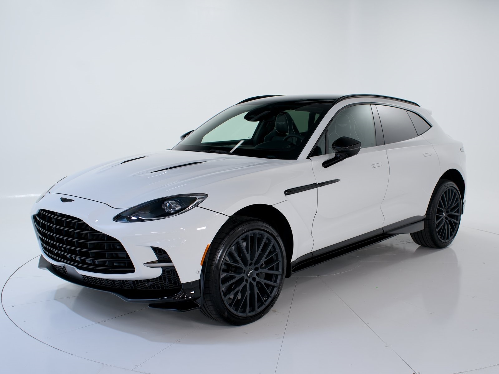 2025 Aston Martin DBX 707