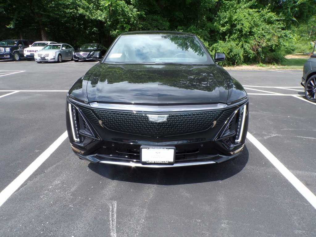 2025 Cadillac Lyriq Sport photo 2