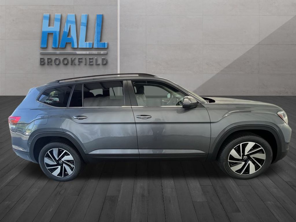 2025 Volkswagen Atlas SE Technology photo 6
