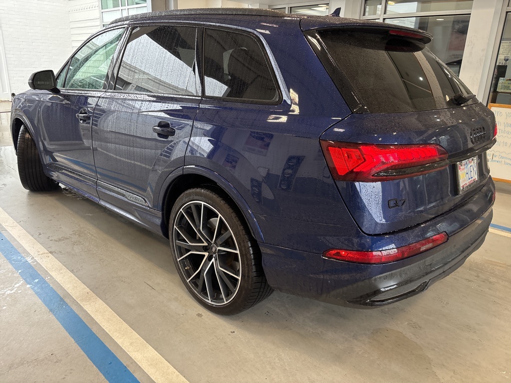 2022 Audi Q7 55 Prestige photo 5