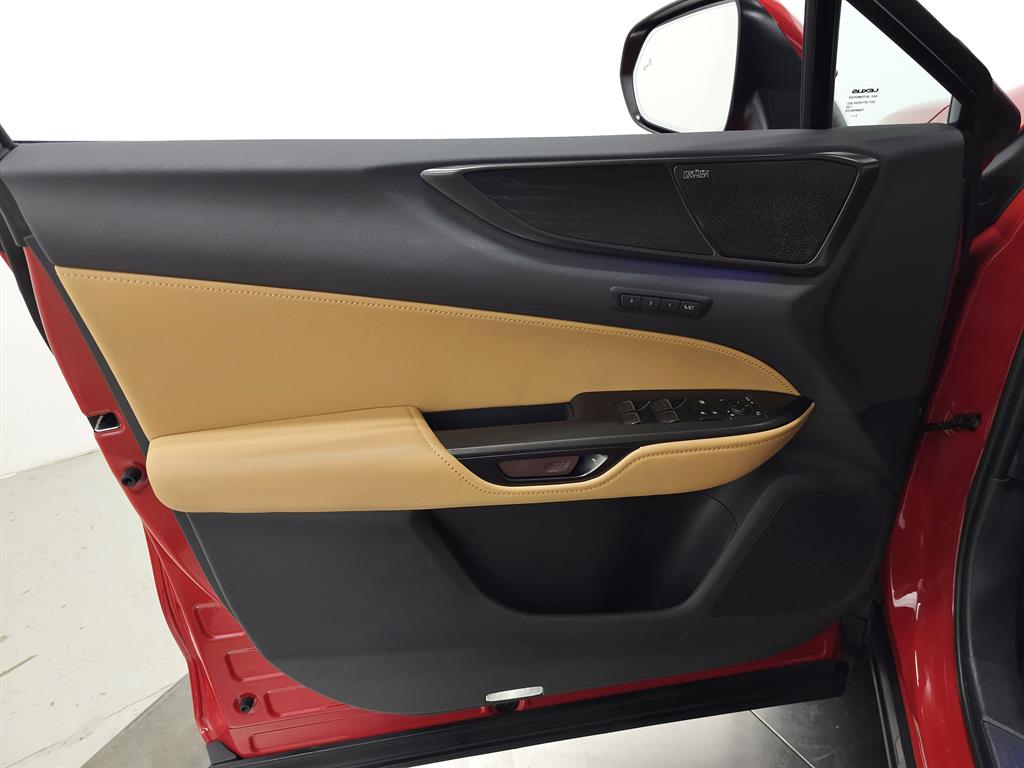 2025 Lexus NX 350h Luxury photo 13