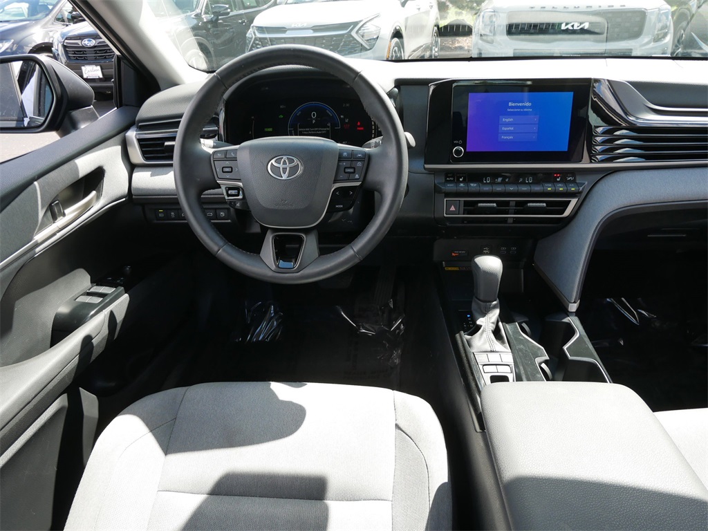 2025 Toyota Camry LE photo 11