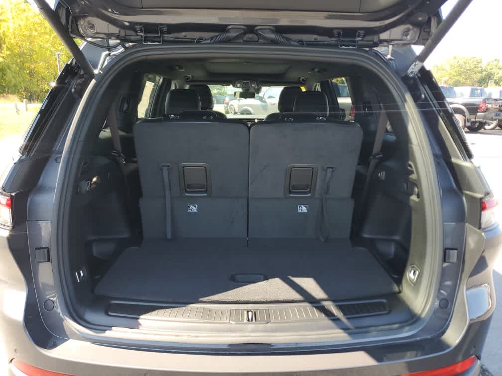 2025 Jeep Grand Cherokee Limited photo 10