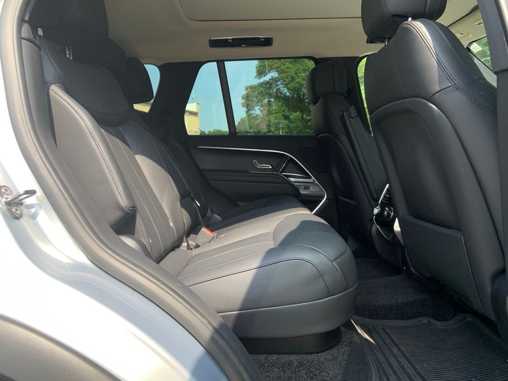 2024 Land Rover Range Rover SE photo 20