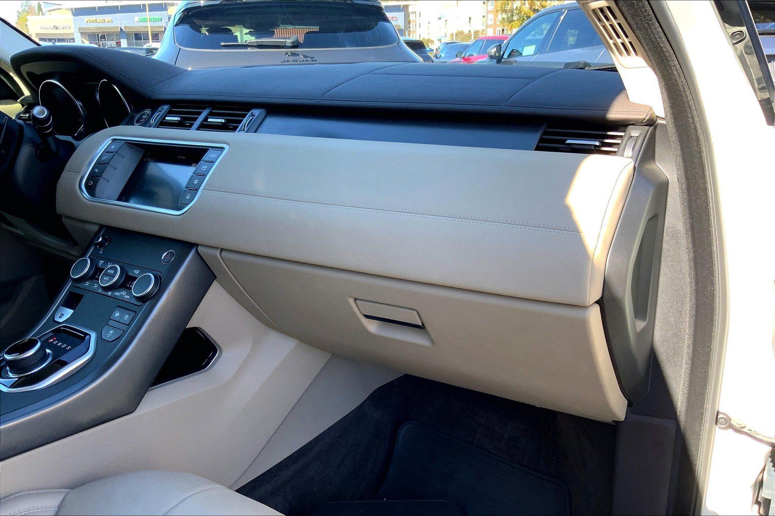 2019 Land Rover Range Rover Evoque SE photo 14