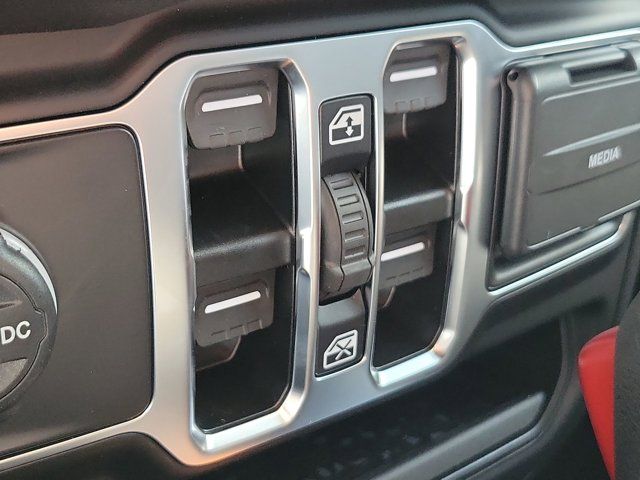 2025 Jeep Gladiator Sport S photo 33