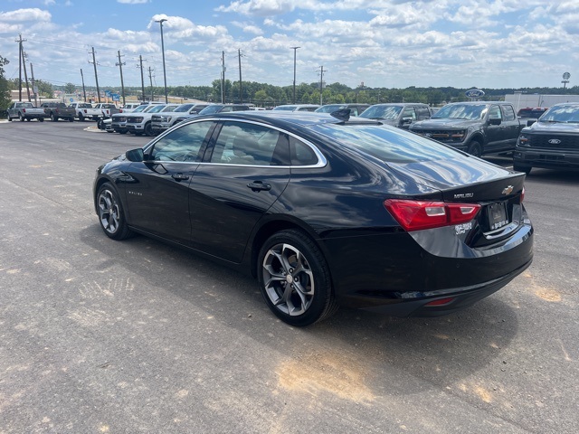 2024 Chevrolet Malibu 1LT photo 2