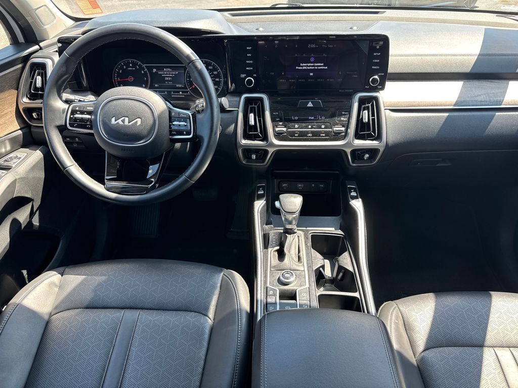 2022 Kia Sorento EX photo 24