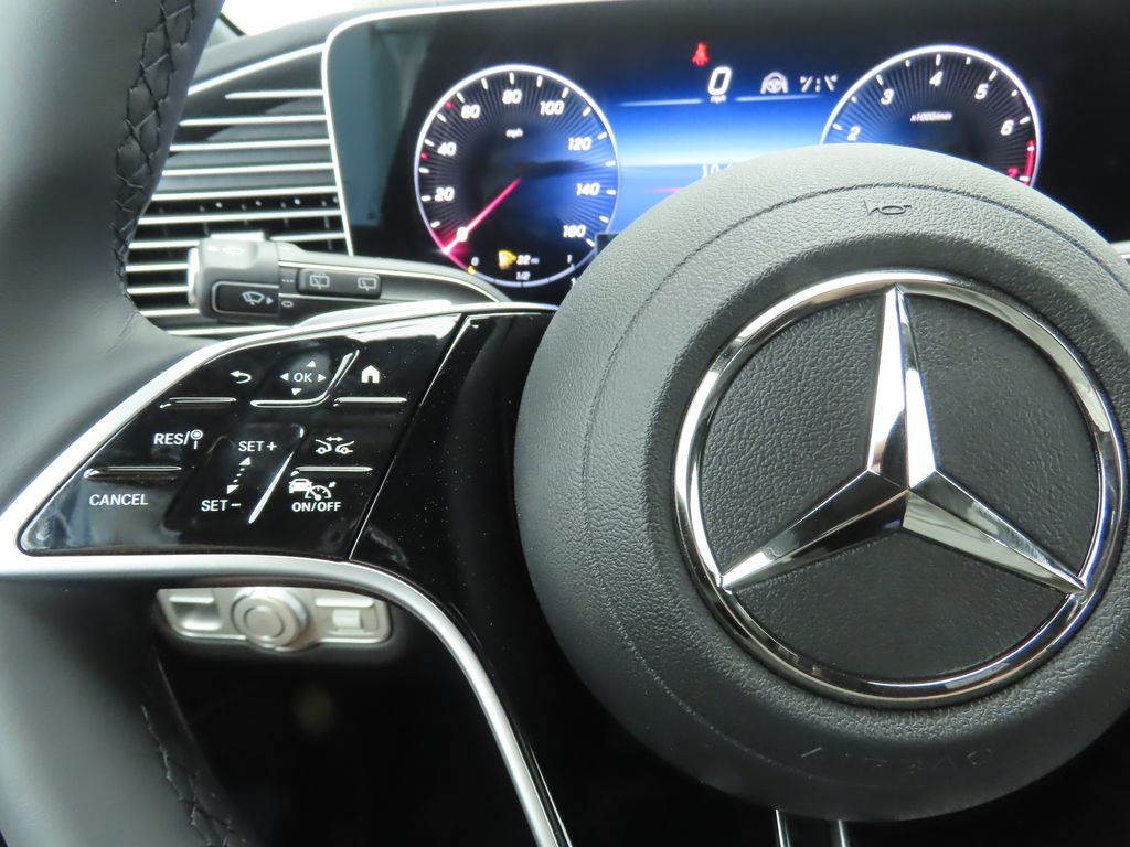 2025 Mercedes Benz GLS 450 4MATIC photo 11