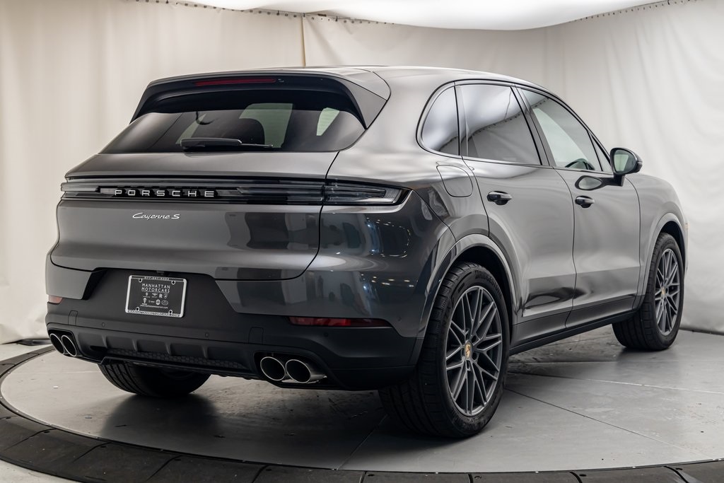 2024 Porsche Cayenne S photo 7