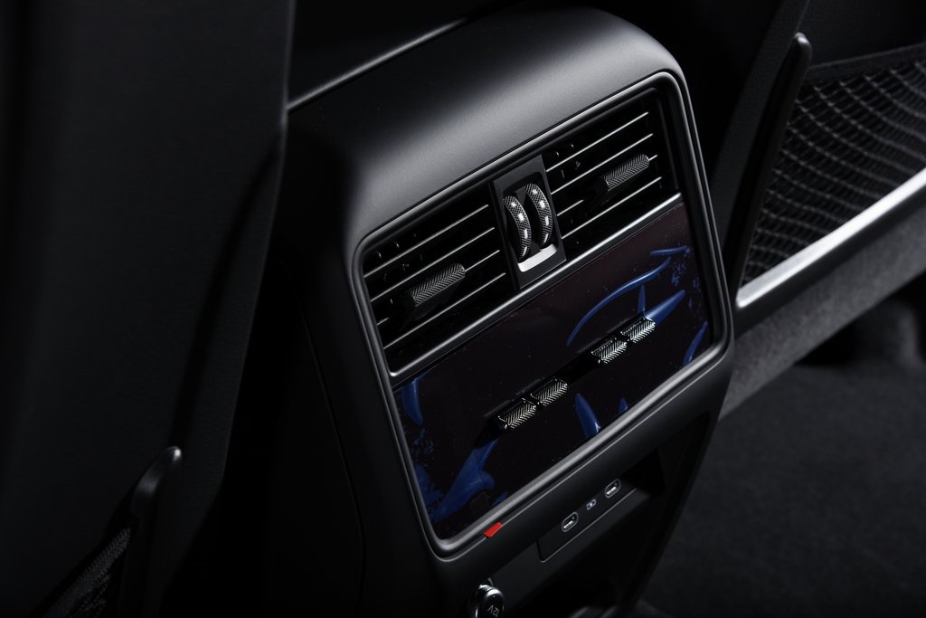 2026 Porsche Cayenne S photo 29