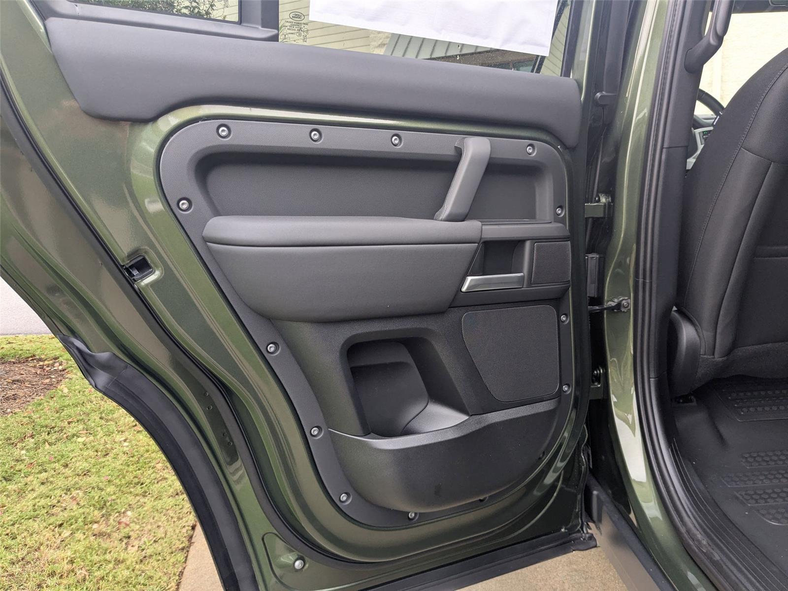 2026 Land Rover Defender 110 S photo 22